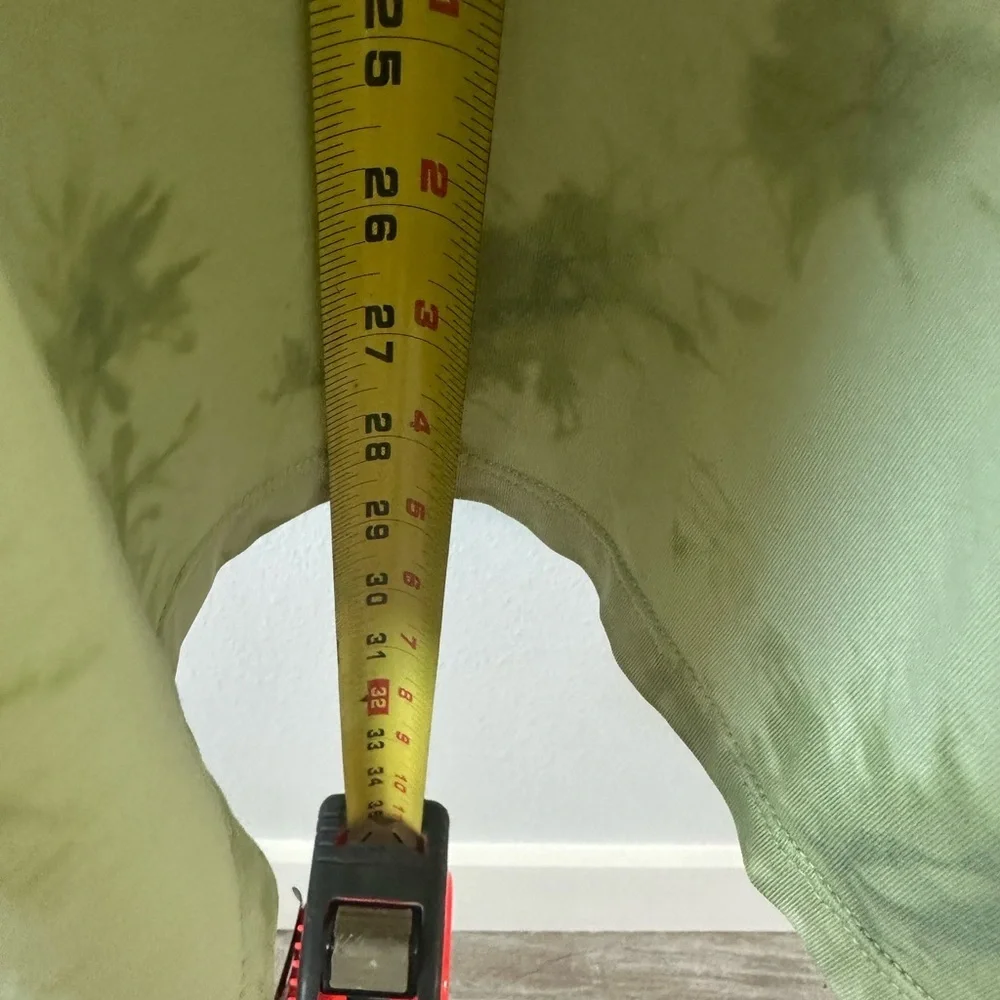 Lululemon Olive Tie-Dye T-Shirt‎